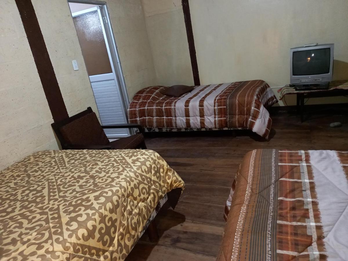 Montano Camping & Hostel バーニョス エクステリア 写真