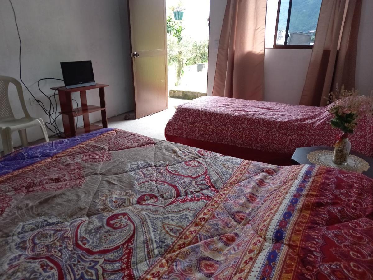 Montano Camping & Hostel バーニョス エクステリア 写真
