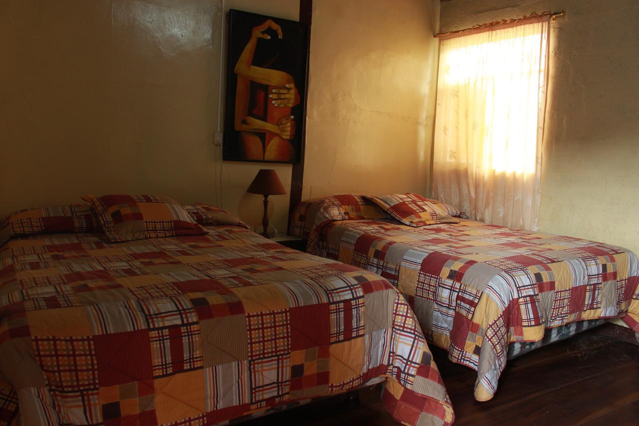 Montano Camping & Hostel バーニョス エクステリア 写真