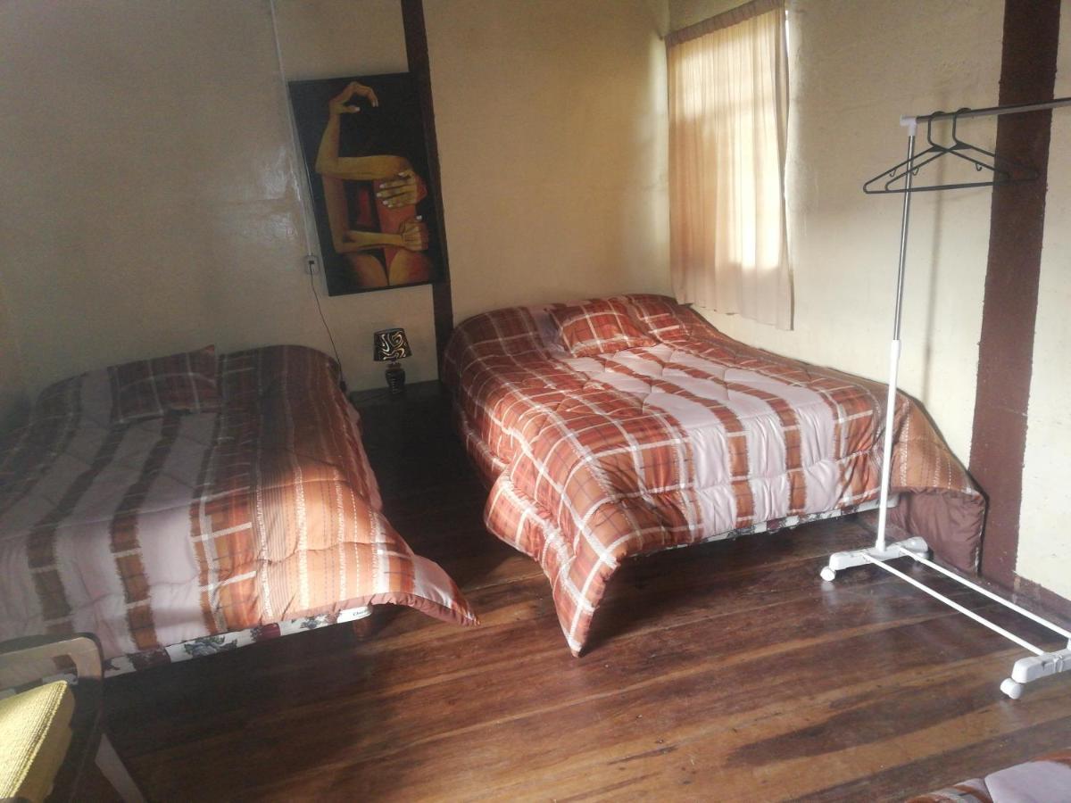 Montano Camping & Hostel バーニョス エクステリア 写真