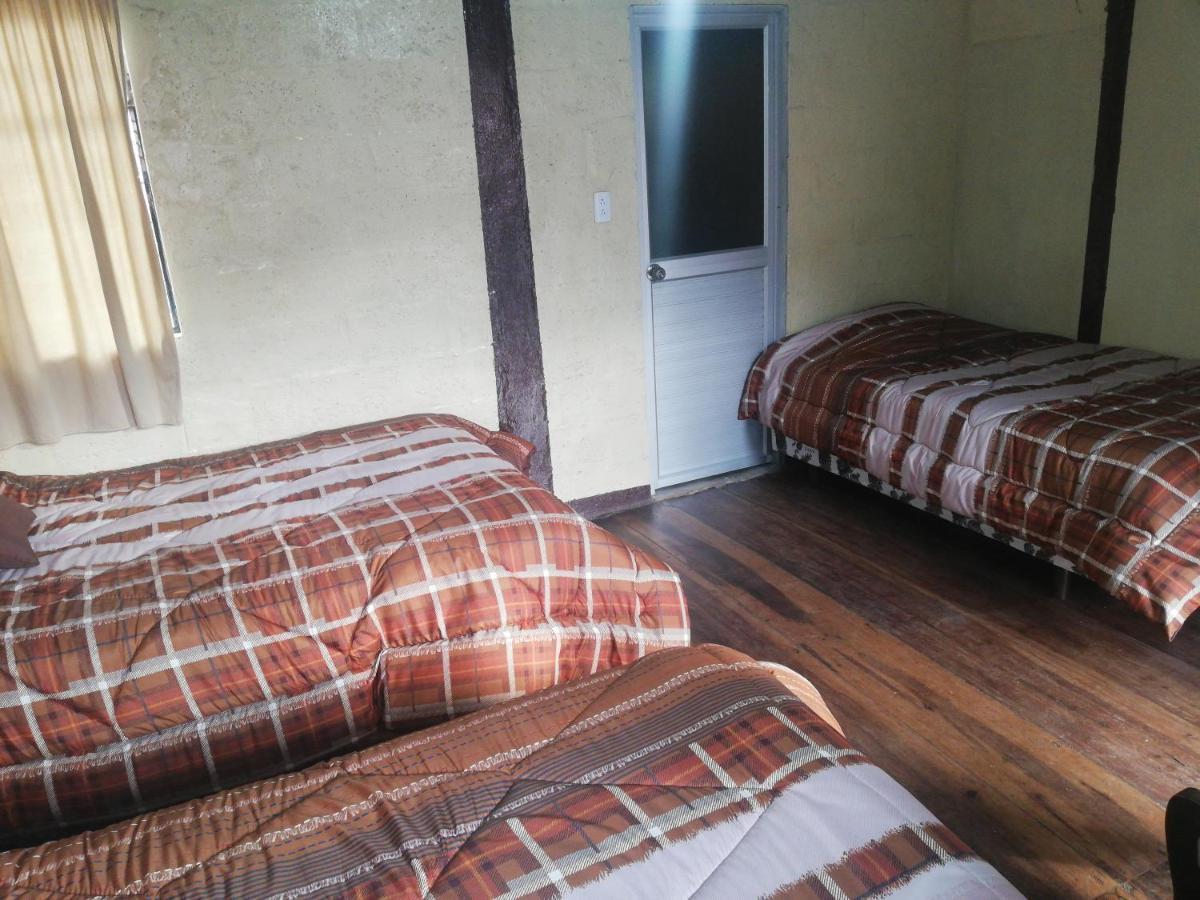 Montano Camping & Hostel バーニョス エクステリア 写真