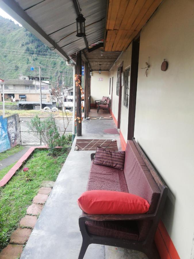 Montano Camping & Hostel バーニョス エクステリア 写真